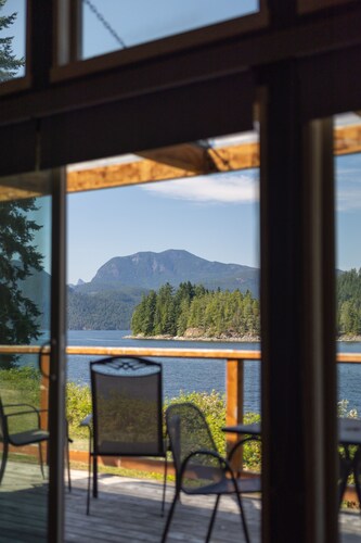 Backeddy Resort and Marina