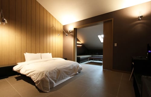 Valentine Hotel