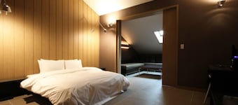 Valentine Hotel