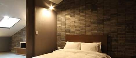 Suite (Check-in 12PM / 4PM on Saturday) | 1 slaapkamer, verduisterende gordijnen, gratis wifi, beddengoed