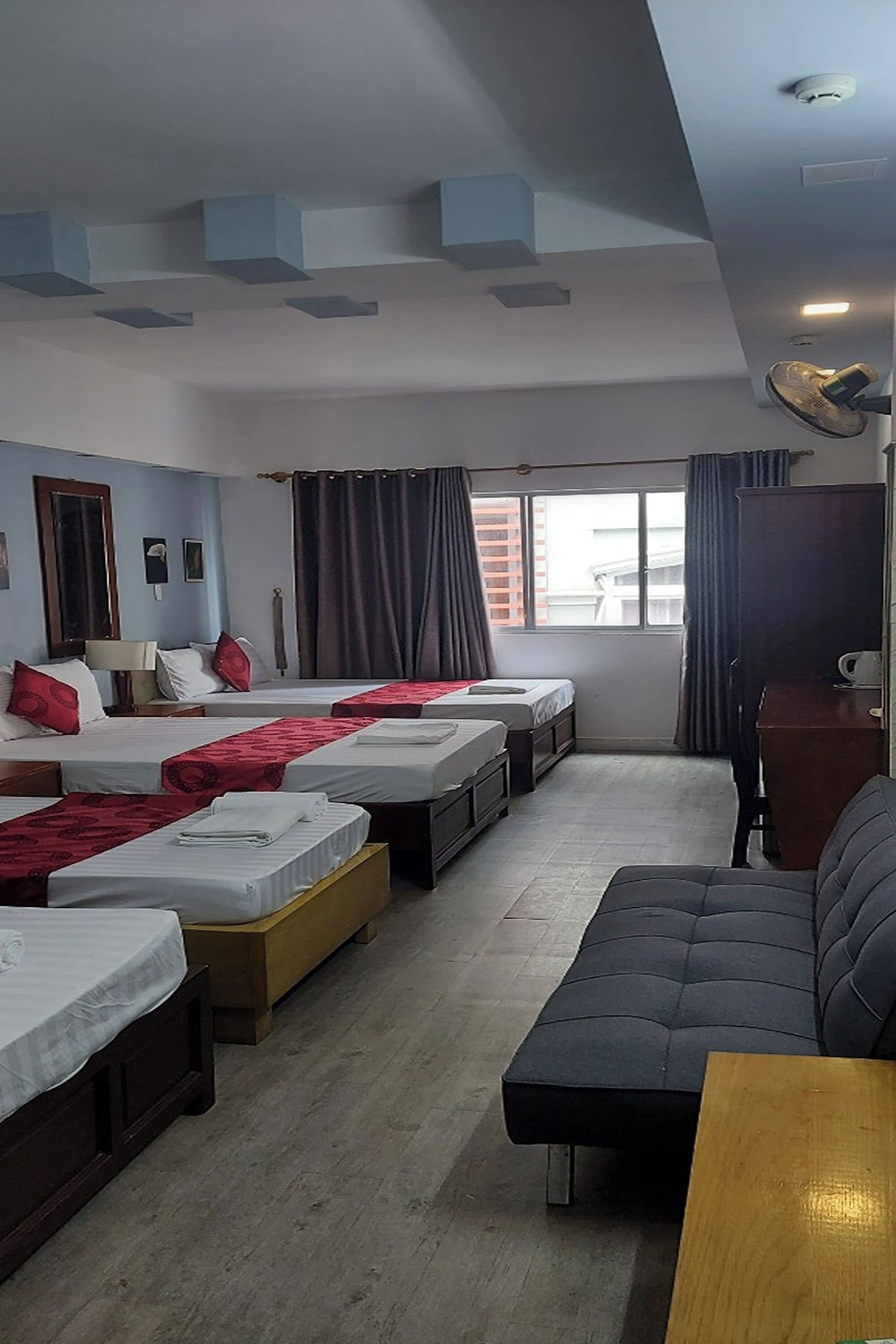 executive room | minibar, in-room safe, desk, free wifi