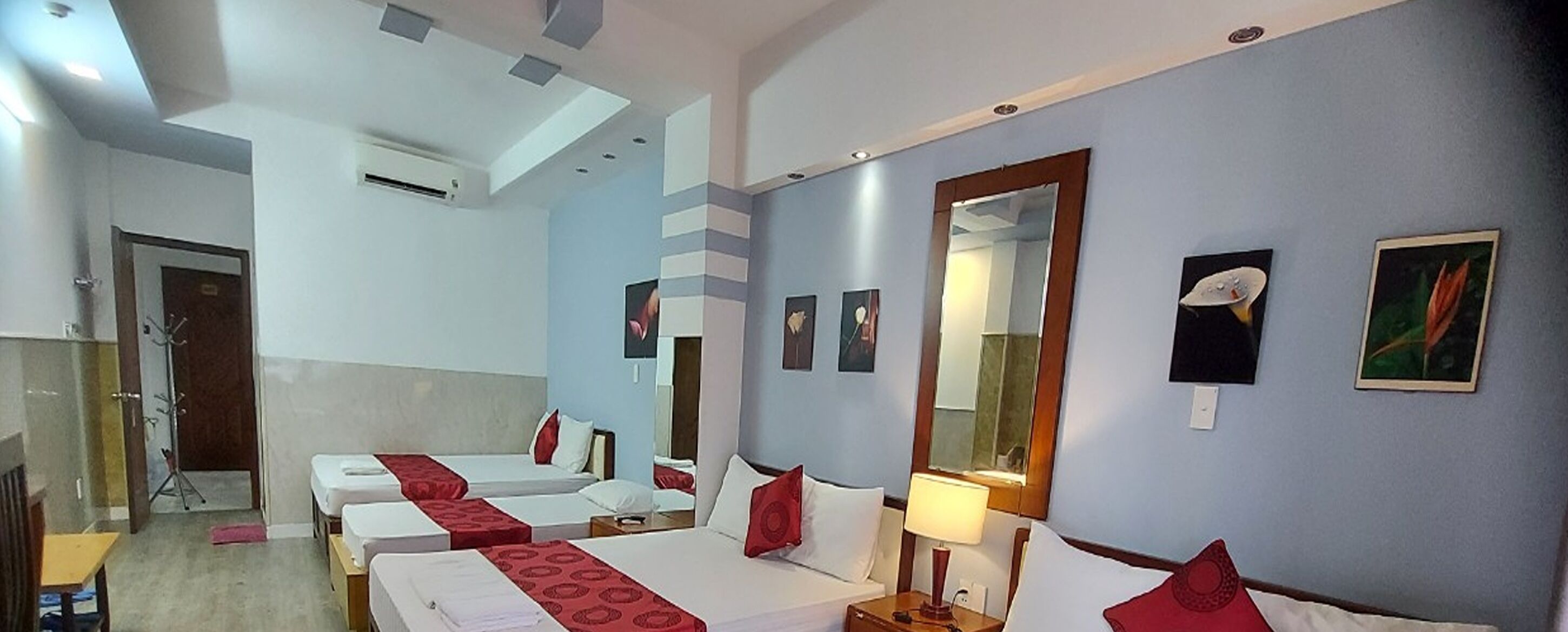 executive room | minibar, in-room safe, desk, free wifi