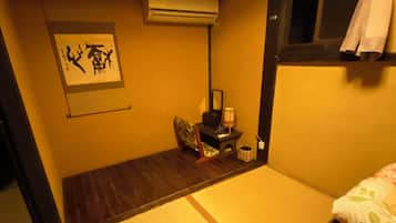 單人房, 共用浴室 (Japanese Style) | 羽絨被、房內夾萬、遮光窗簾/窗簾、熨斗/熨衫板