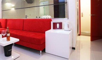 [Early Check-in] Deluxe Room - Check-in at 1:00 PM | Living area