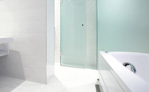 Standard Room (B) | Bathroom | Shower, hair dryer, bathrobes, slippers - Antives Hotel (Goyang)