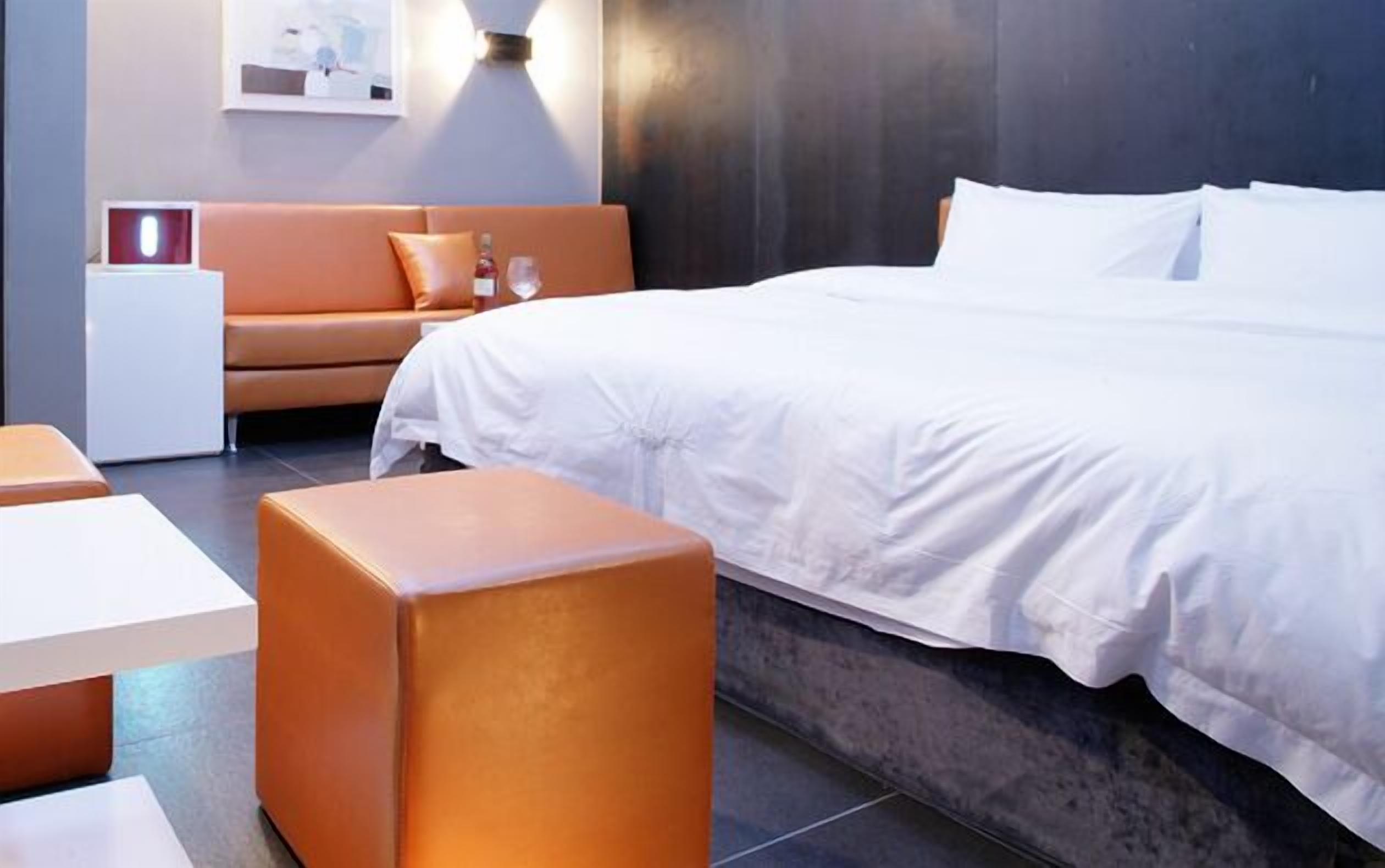 [Early Check-in] Standard Room - Check-in at 1:00 PM | Free WiFi