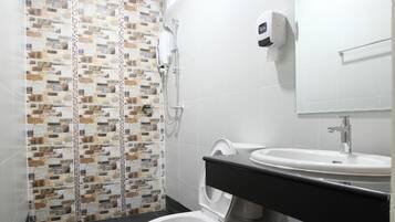 Shower, free toiletries, hair dryer