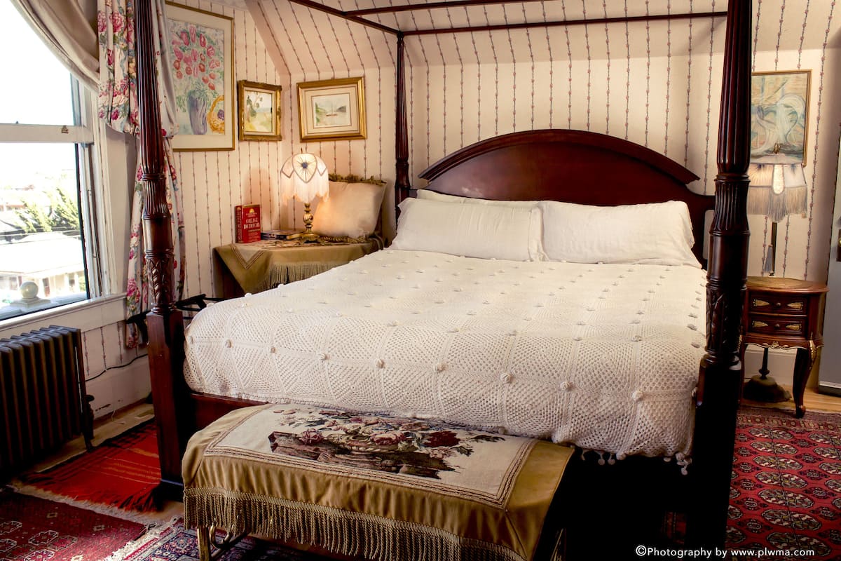 Rose Room | Ropa de cama de alta calidad y escritorio