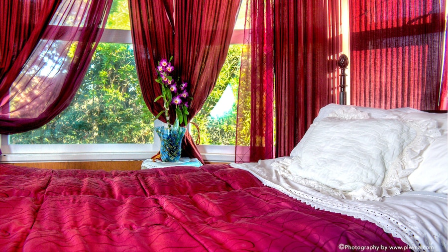 Cliff Crest Bed & Breakfast