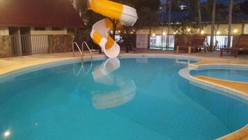 Children’s play area – outdoor