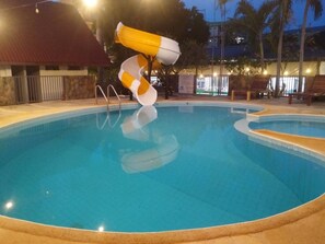 Children’s play area – outdoor