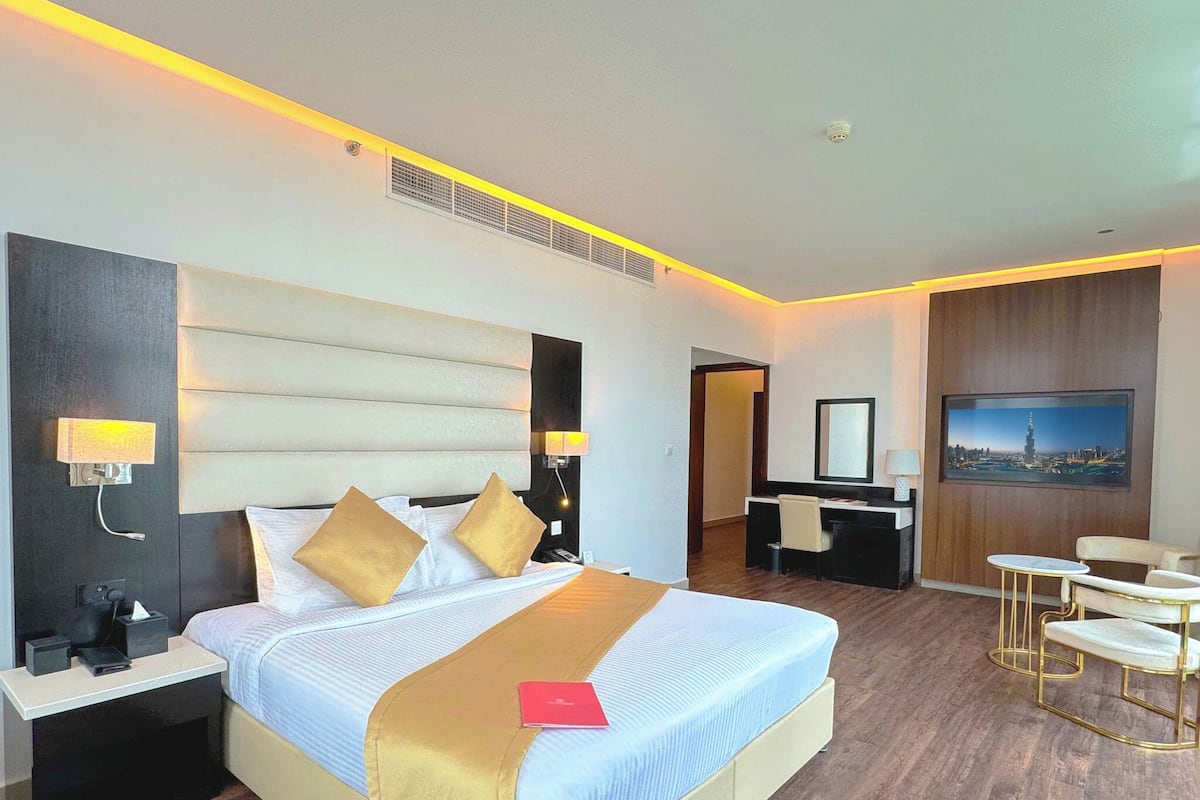 1 bedroom, Egyptian cotton sheets, premium bedding, Select Comfort beds