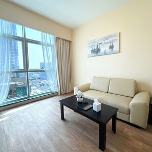 Living area - Emirates Grand Hotel (Dubai)