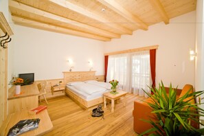 Suite Junior | Biancheria da letto ipoallergenica, una cassaforte in camera