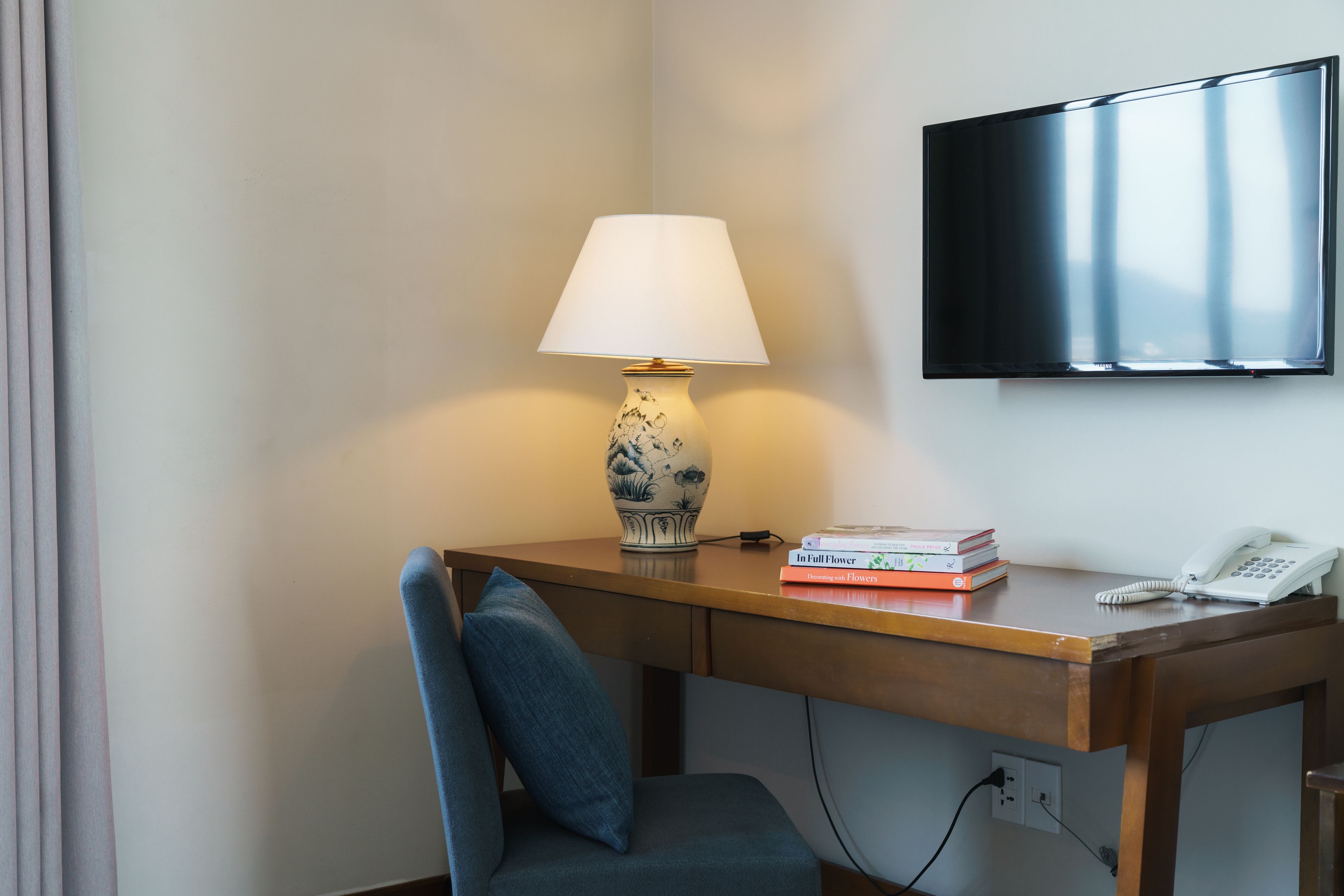 minibar, in-room safe, desk, blackout curtains