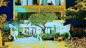 Façade de l’hébergement - soirée/nuit