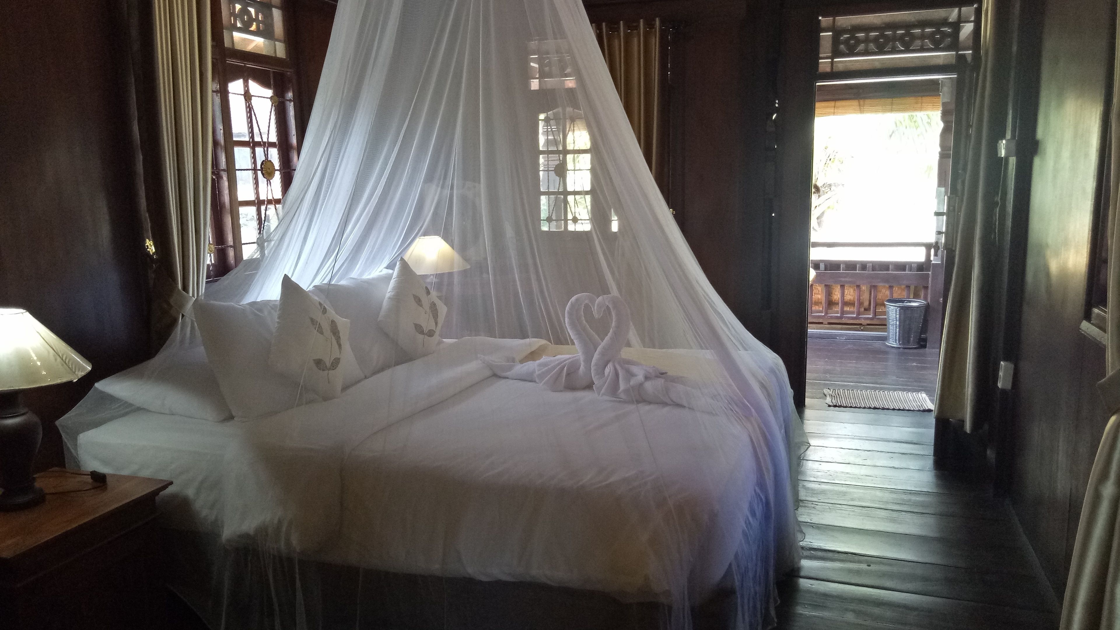 family house, 2 bedrooms | desk