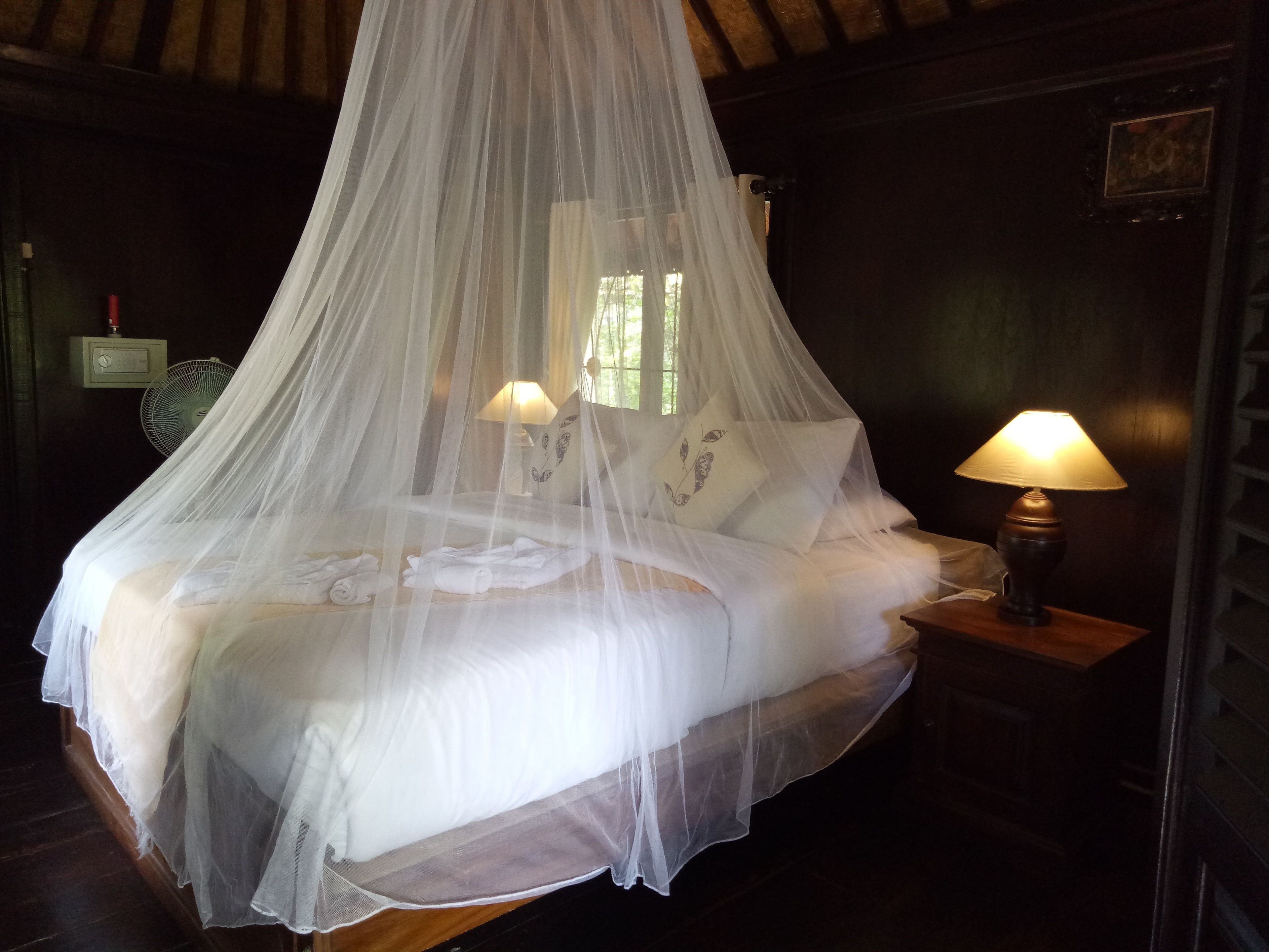 standard room | desk