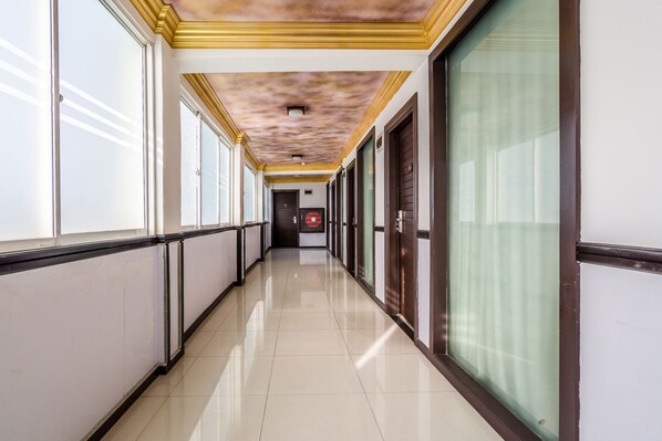 Hallway - Ceylon City Hotel, Colombo (Colombo)