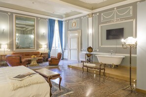 Luxury Suite, 1 Bedroom, Balcony | Frette Italian sheets, premium bedding, down comforters - Corte Realdi Luxury Rooms (Verona)