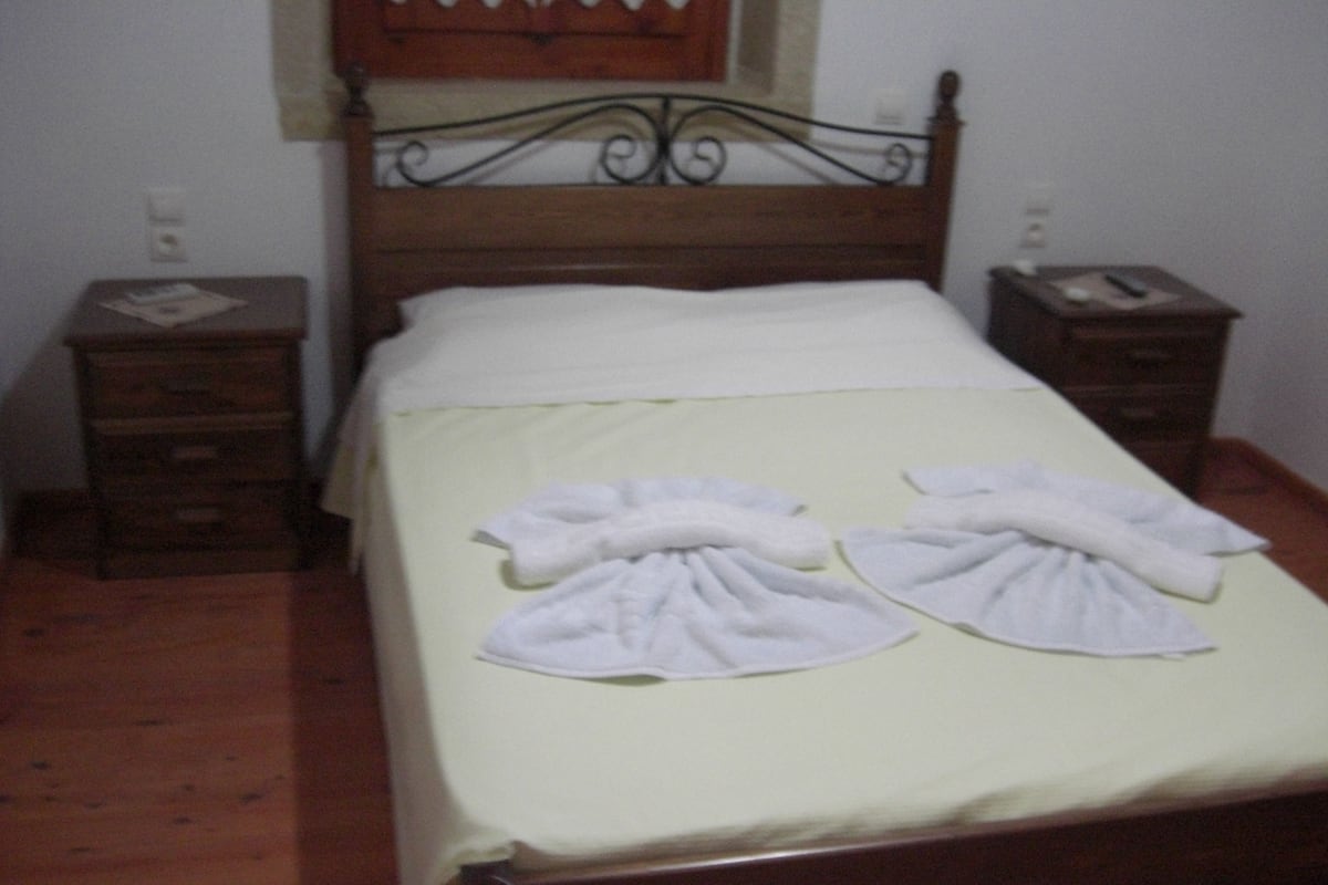 1 slaapkamer, een bureau, geluiddichte muren, gratis babybedden