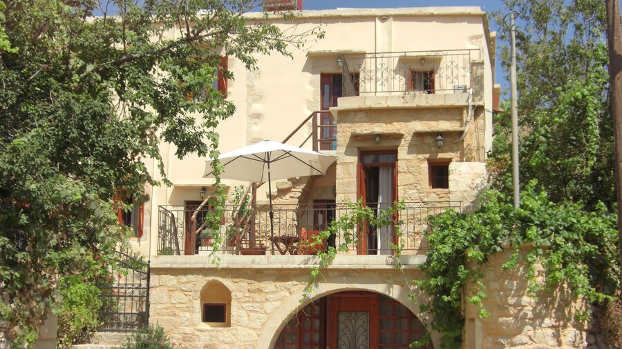 Patriko Traditional Residence