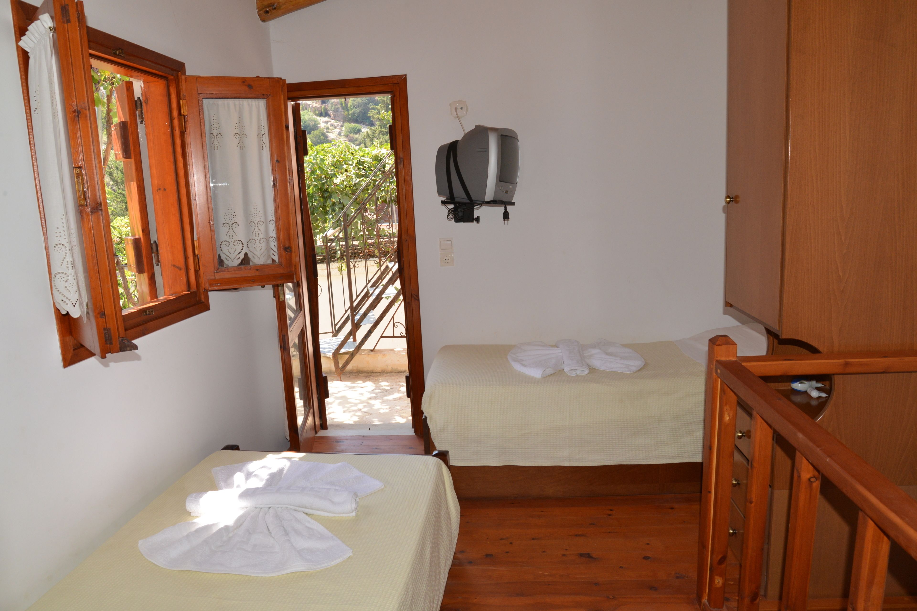 apartment, 1 bedroom, balcony, mountain view (katerina) | 1 bedroom, desk, soundproofing, free cots/infant beds