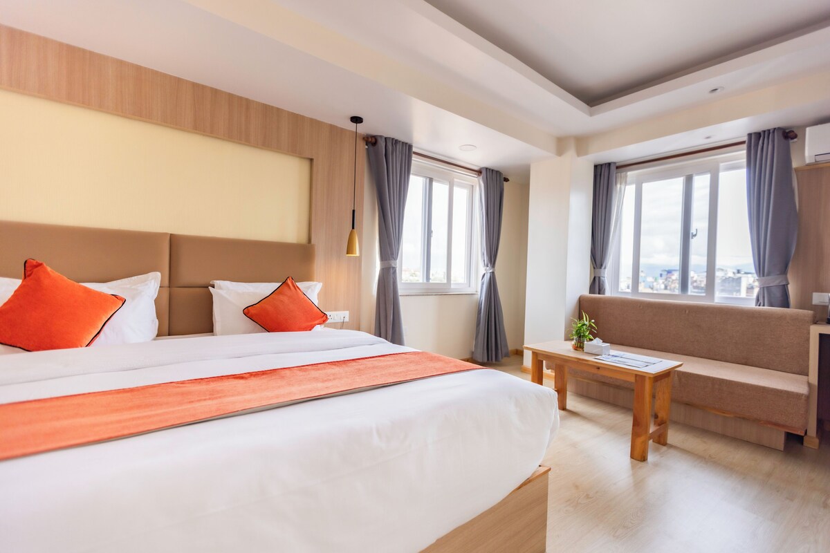 Premium tweepersoonskamer, uitzicht op stad | Luxe beddengoed, Select Comfort-bedden, een kluis op de kamer