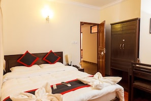 デラックス シングルルーム | セーフティボックス (室内)、デスク、防音設備、アイロン / アイロン台