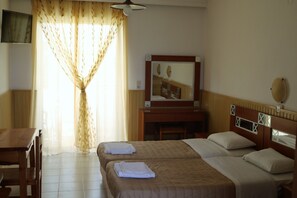 Estúdio | Cofres nos quartos, quartos à prova de som, berços grátis, roupa de cama