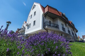 Exterior - Holiday Club Apartman Hotel (Hévíz)