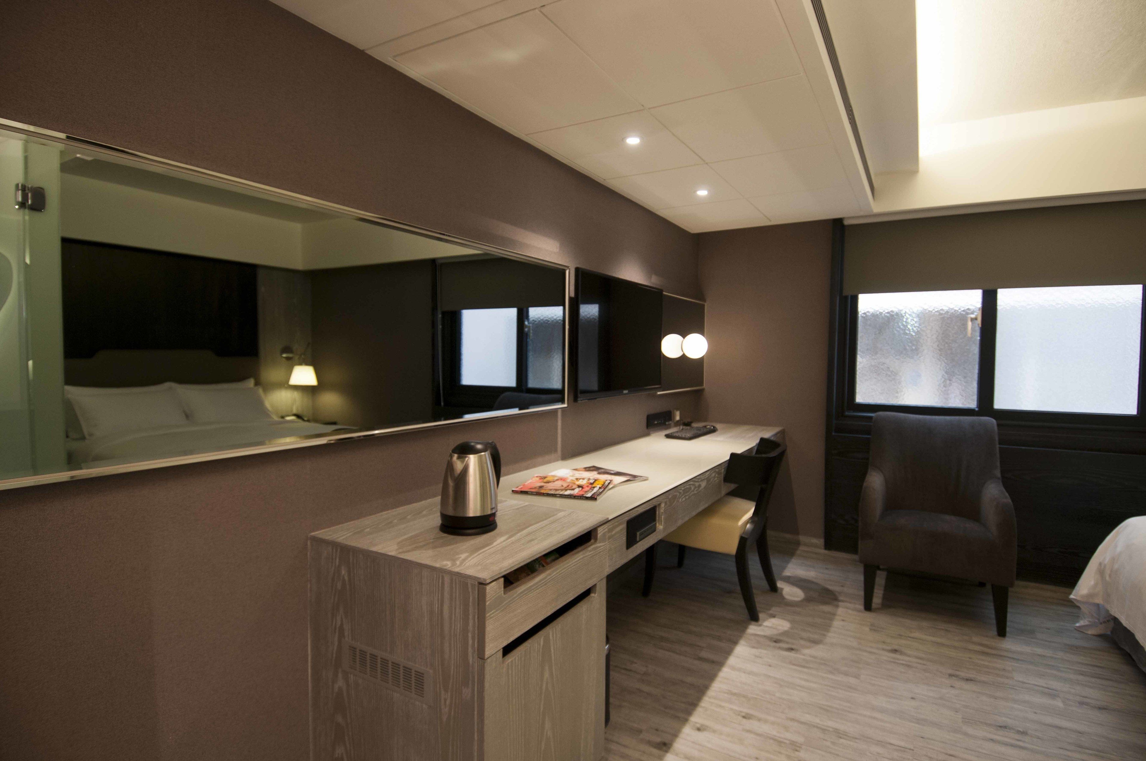 standard twin room (non-smoking) | 1 bedroom, premium bedding, down duvets, free minibar