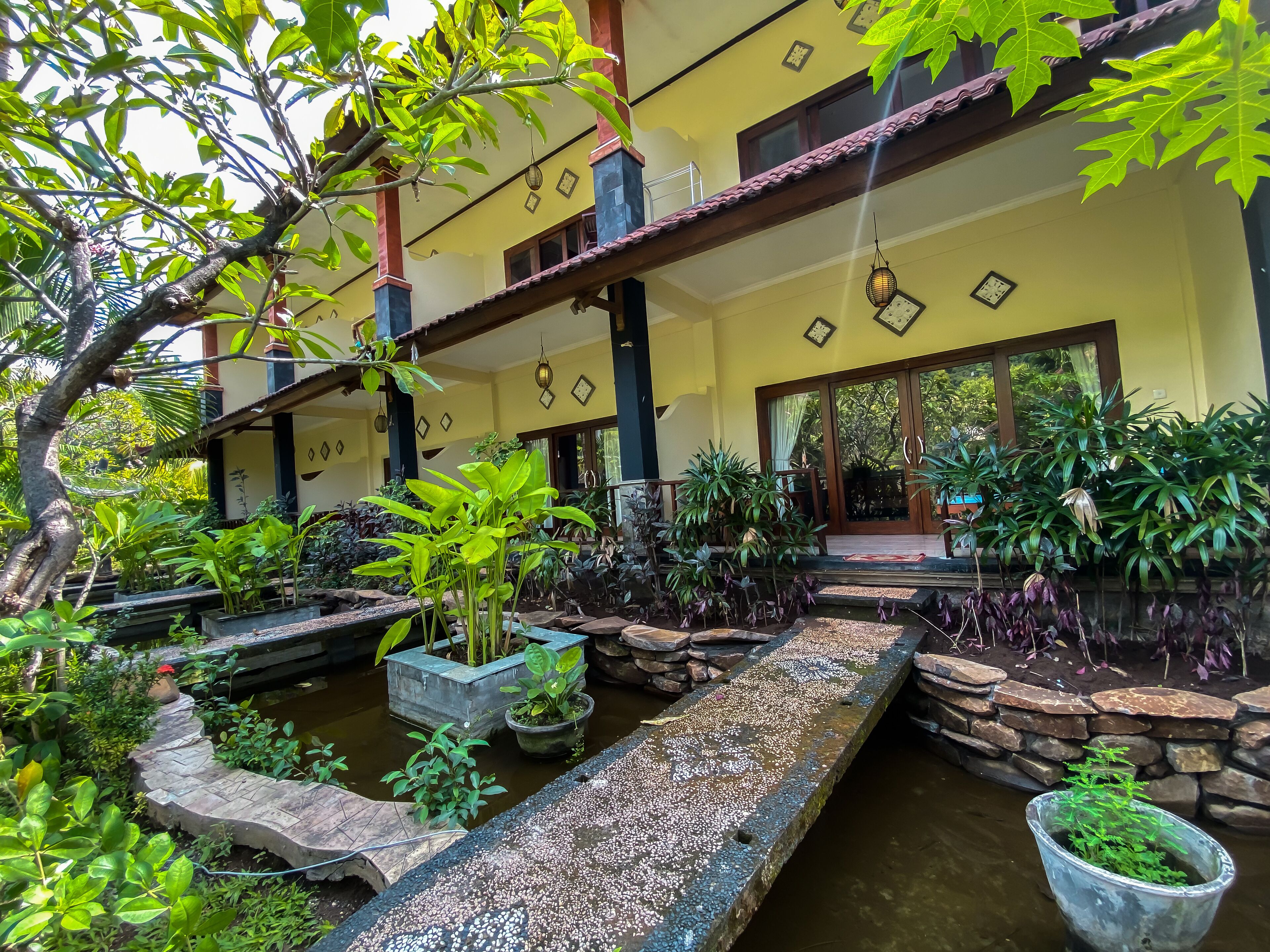 Minibar, in-room safe, individually decorated, individually furnished