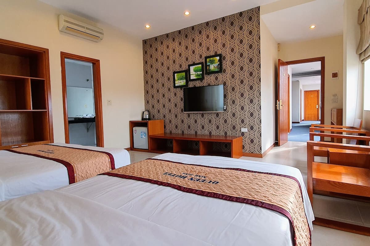 superior room | minibar, desk, rollaway beds, free wifi
