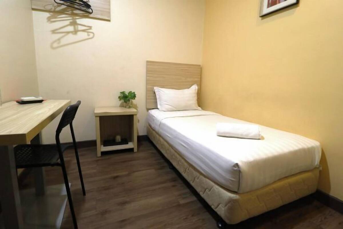 In-room safe, iron/ironing board, free WiFi