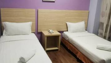 Tallelokero huoneessa, silitysrauta/-lauta, ilmainen Wi-Fi