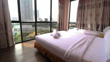 In-room safe, iron/ironing board, free WiFi