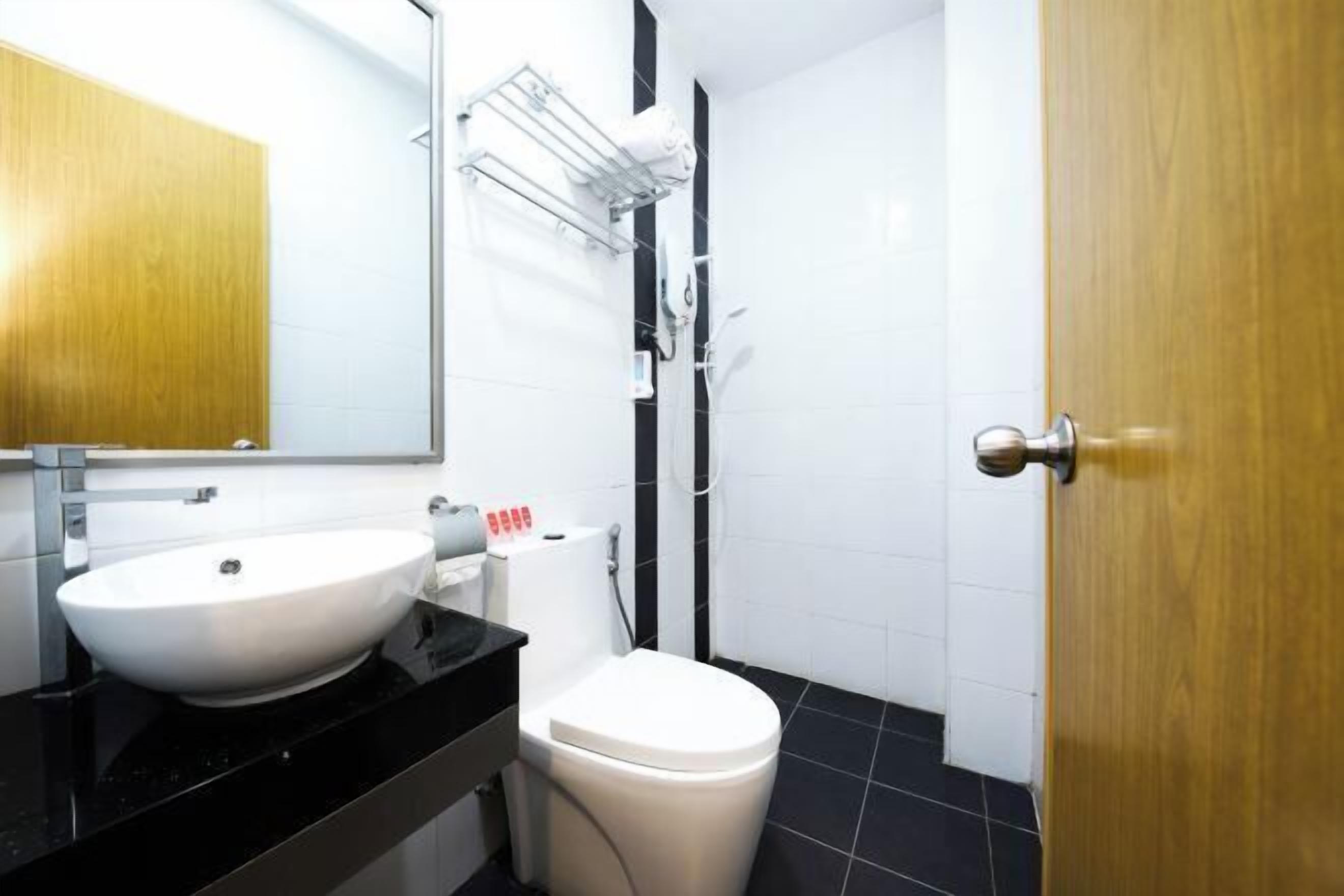 In-room safe, iron/ironing board, free WiFi