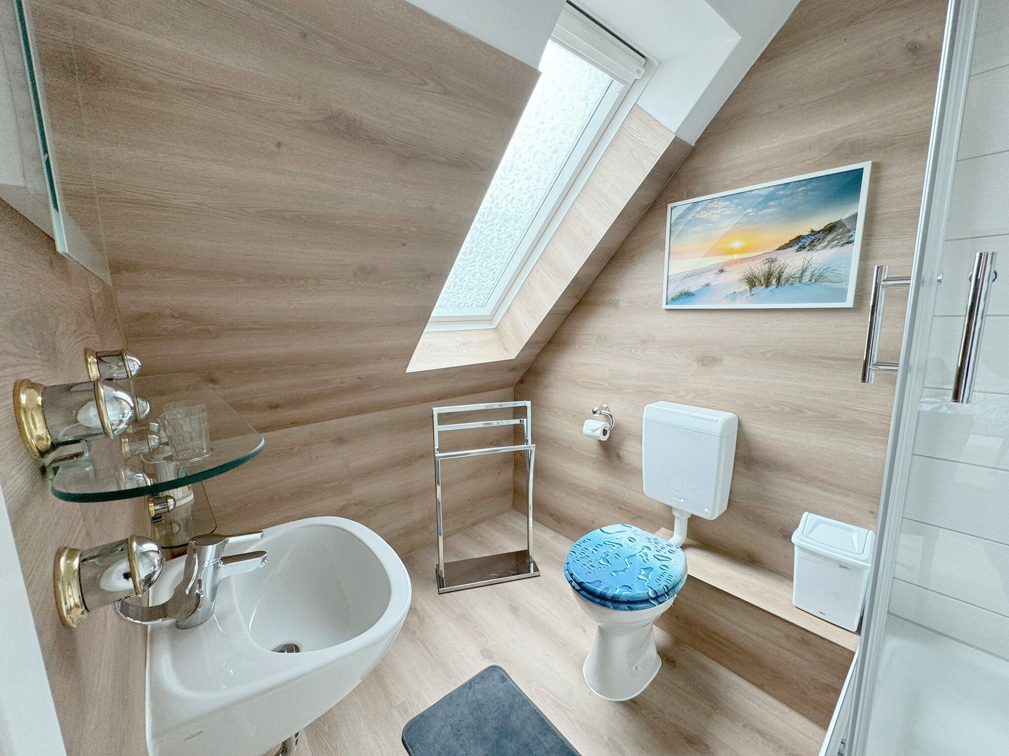 junior double room | bathroom | shower, hair dryer, towels