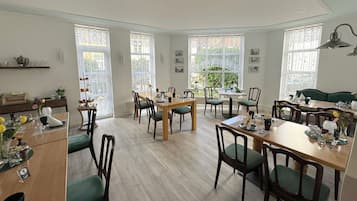 Colazione continentale, servita tutte le mattine (17.50 EUR a persona)