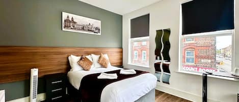 Standard-Doppelzimmer, 1 Doppelbett, Nichtraucher, mit Bad | Schreibtisch, kostenloses WLAN, Bettwäsche