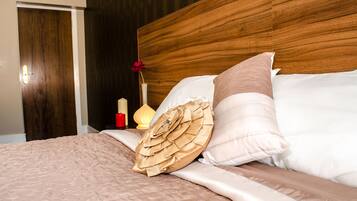 Standard Double Room, 1 Double Bed | Living area | Flat-screen TV