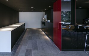 Déjeuner et dîner servis sur place, spécialités Cuisine internationale