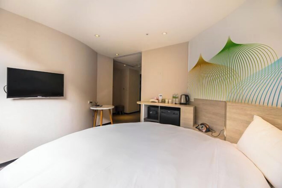 1 bedroom, down comforters, in-room safe, desk