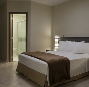 经典双人房, 1 张双人床 | 迷你吧、客房内保险箱、办公桌、免费 WiFi