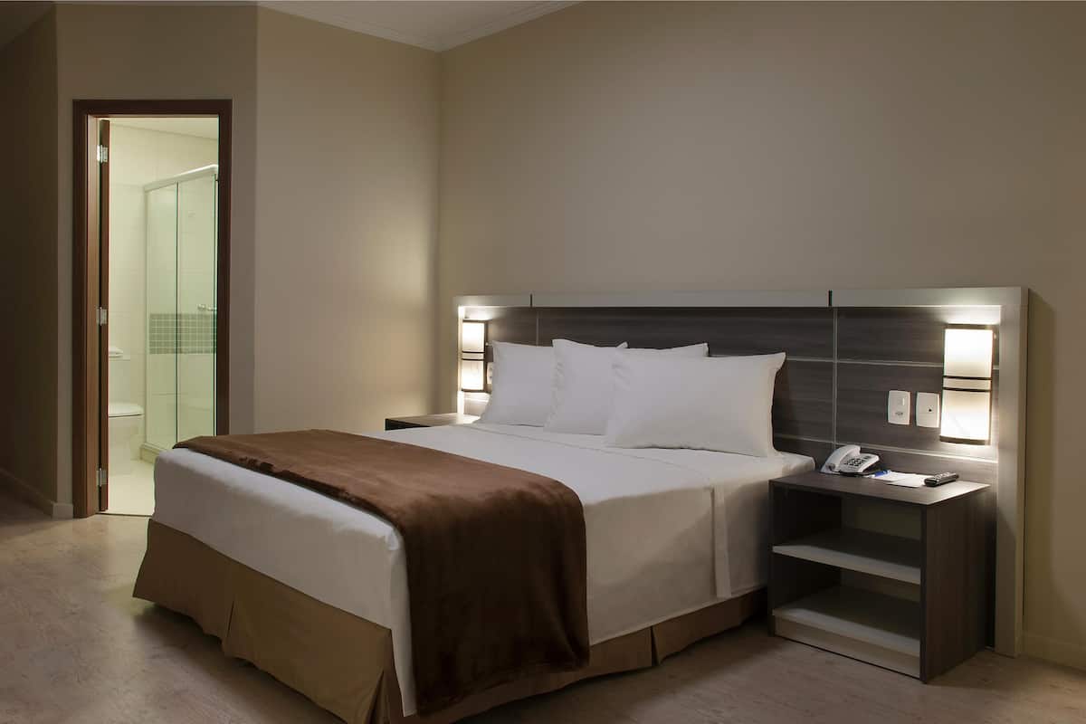 Minibar, in-room safe, desk, free WiFi