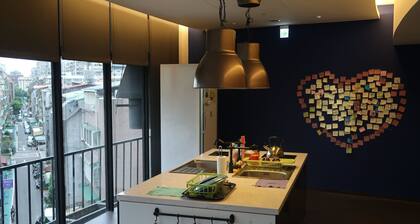 101 Amici Hotel Six Star Hostel