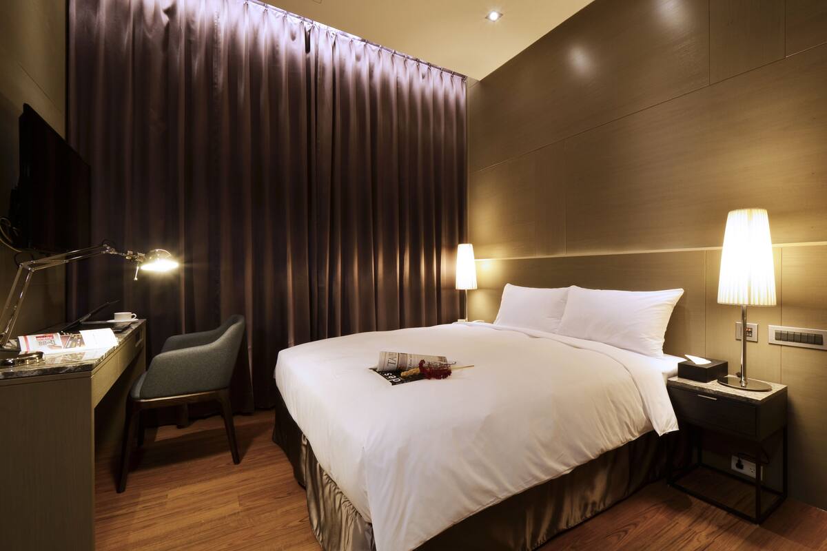 Standard Double Room, 1 Double Bed | Down duvets, in-room safe, blackout curtains, soundproofing