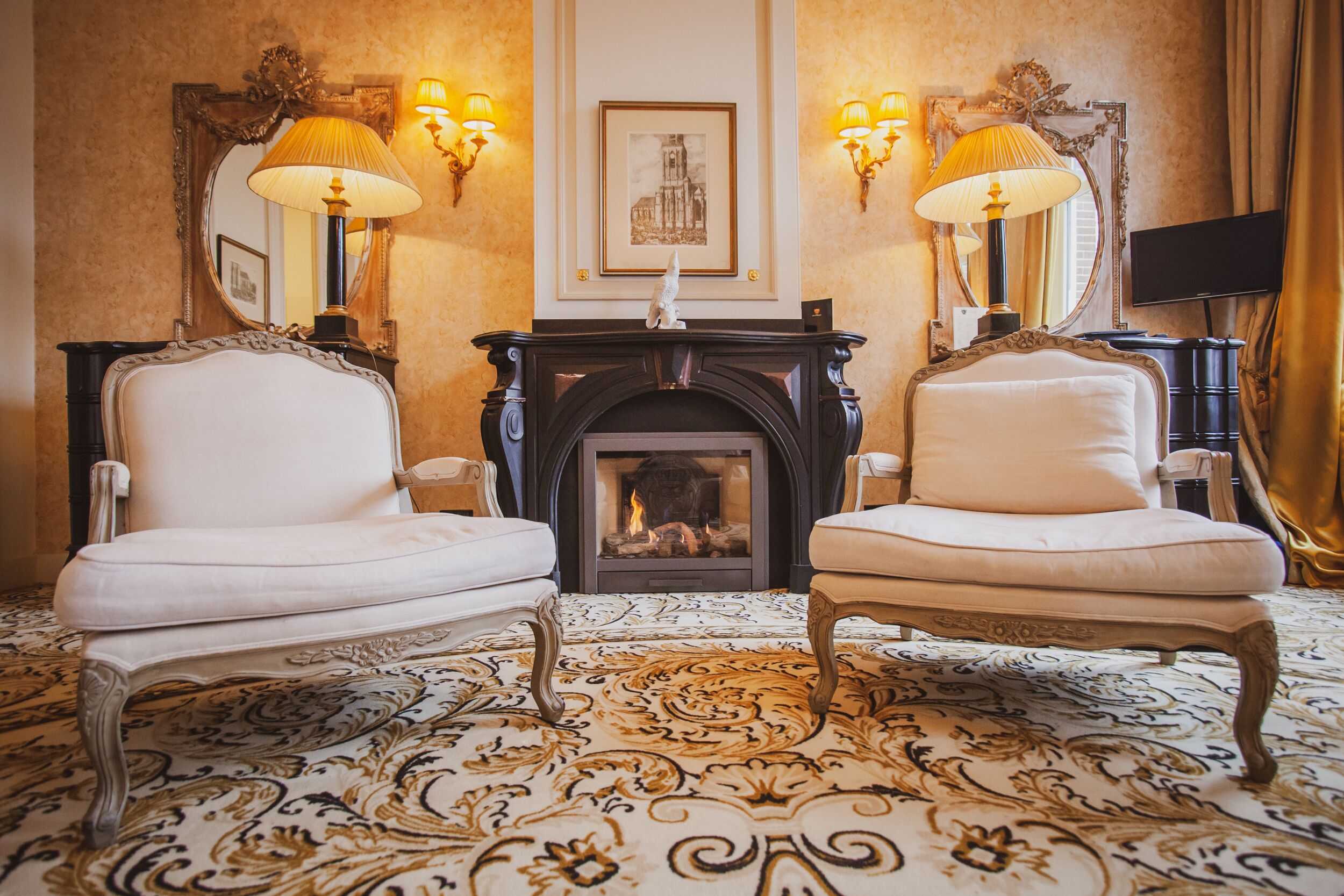 royal suite, 1 bedroom, balcony | minibar, in-room safe, desk, soundproofing