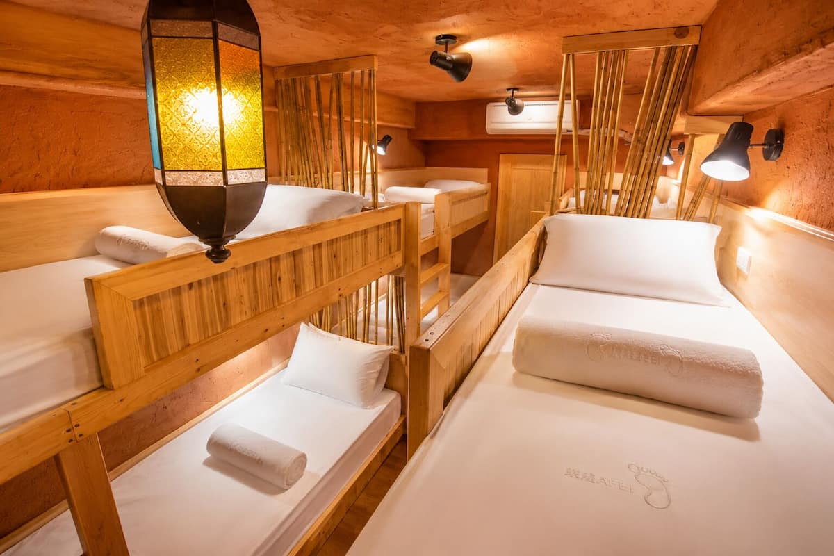 Bed in 8-Bed Mixed Dorm | WiFi (free), bed sheets